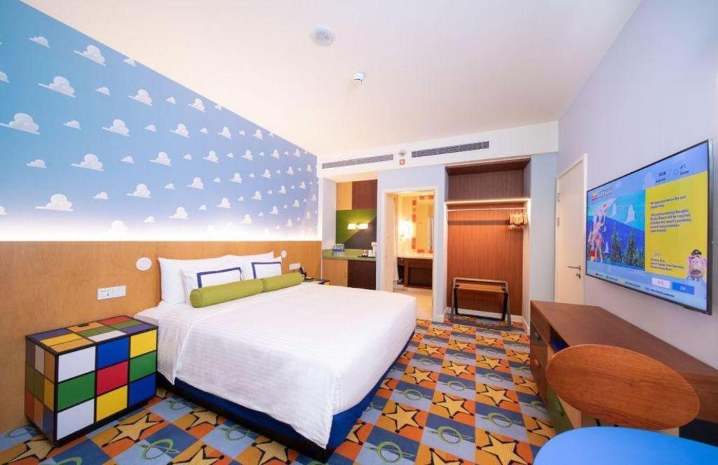 Toy Story Hotel 5*